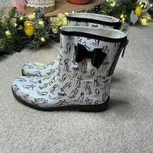 Jessica Simpson Black and White Patterned Rain Boots